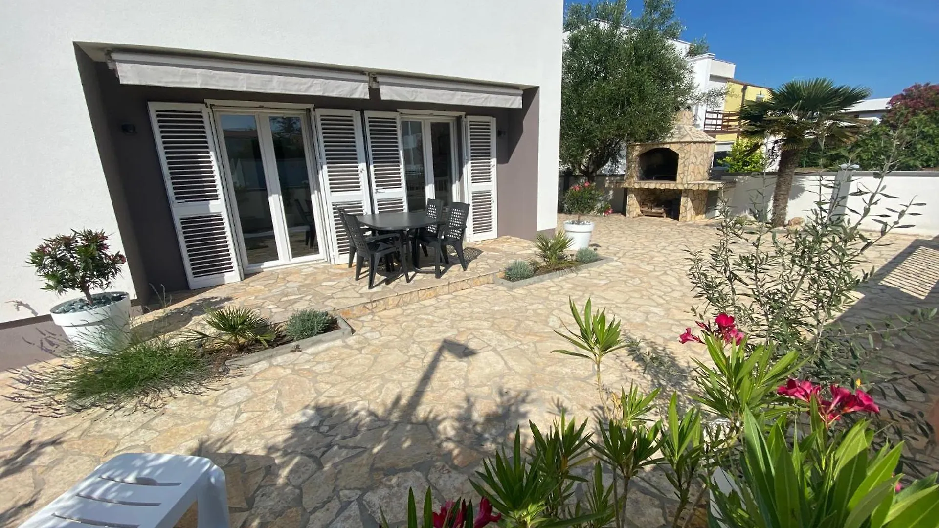 Apartments Katharina Privlaka  Privlaka (Zadar)